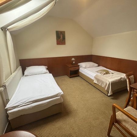 Park Hotel Tartuf Beladice Ngoại thất bức ảnh