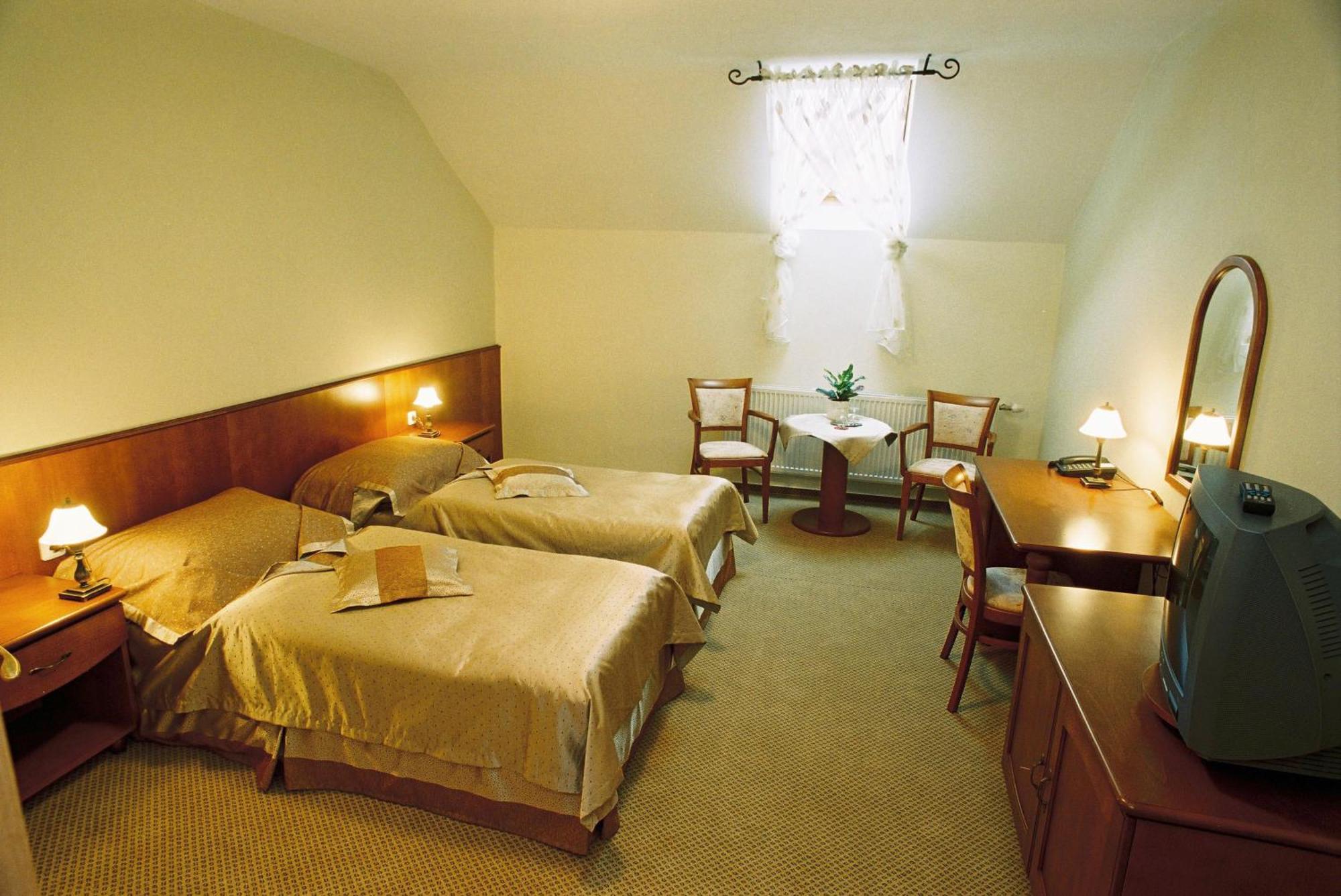 Park Hotel Tartuf Beladice Ngoại thất bức ảnh