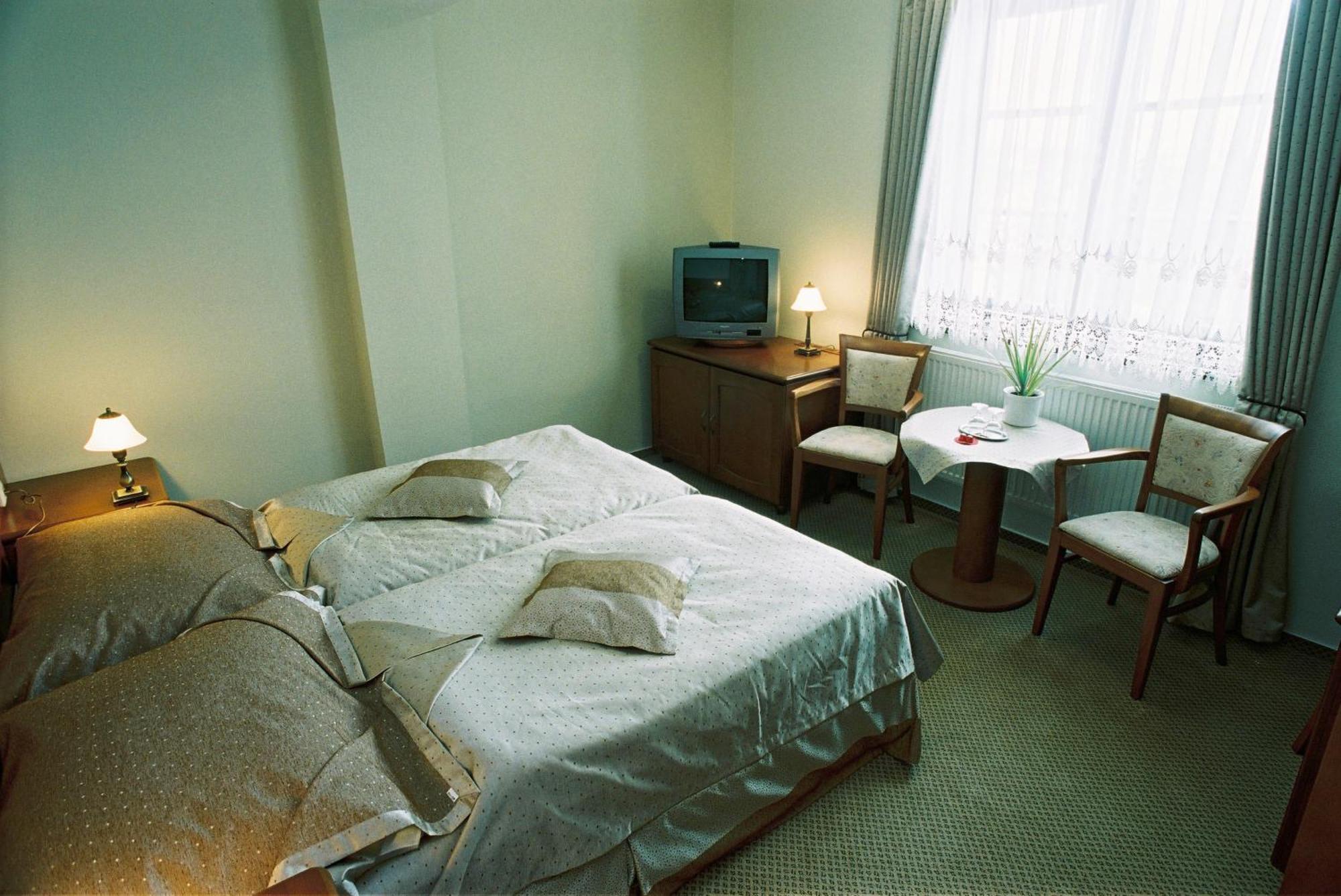 Park Hotel Tartuf Beladice Ngoại thất bức ảnh